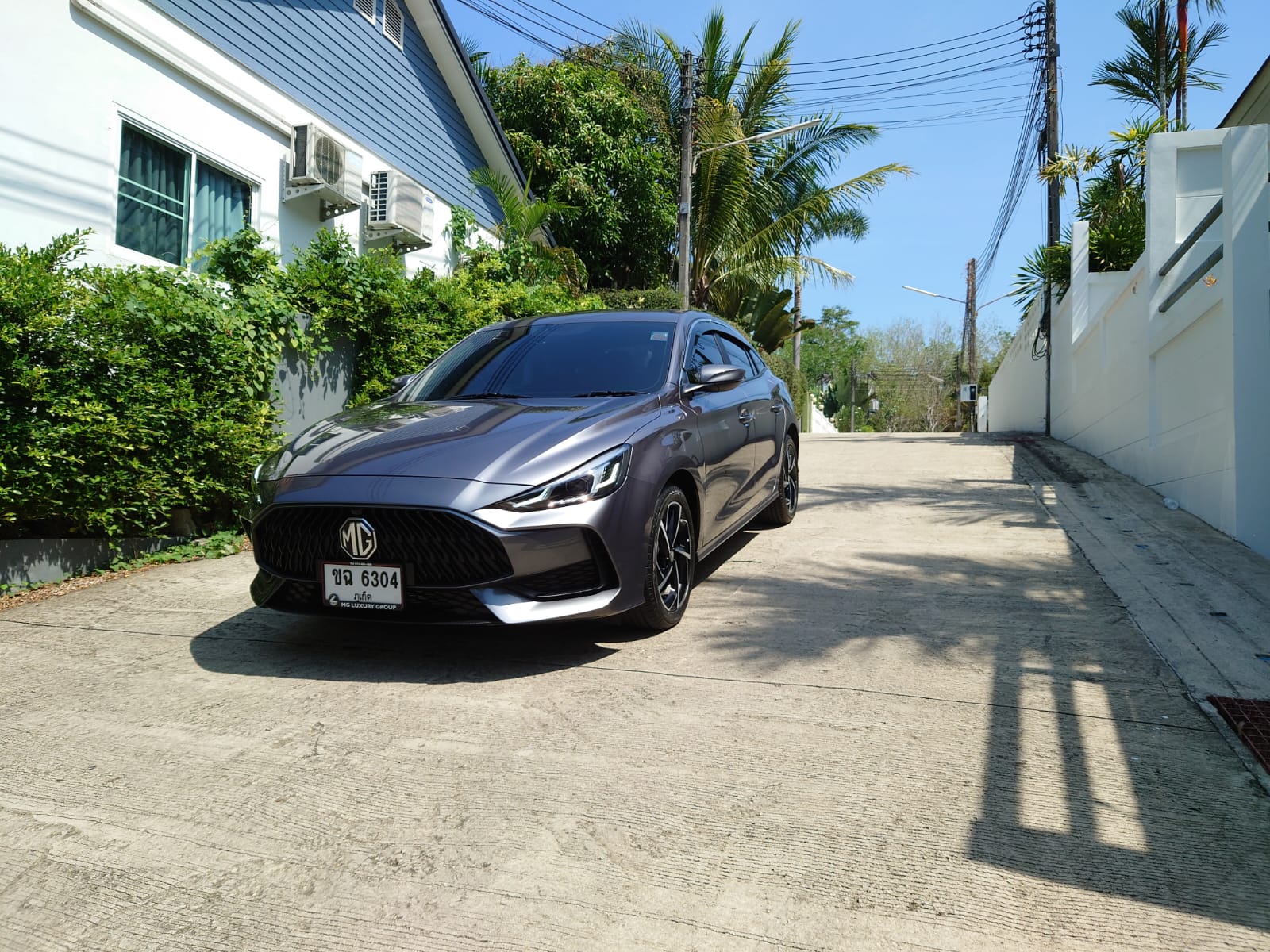 MG 5 — exterior view