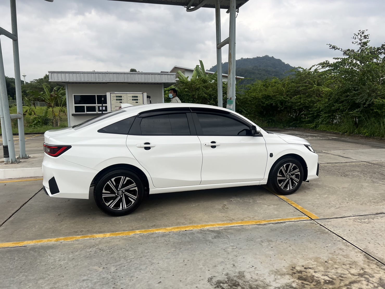 Toyota Ativ 2023 — front view